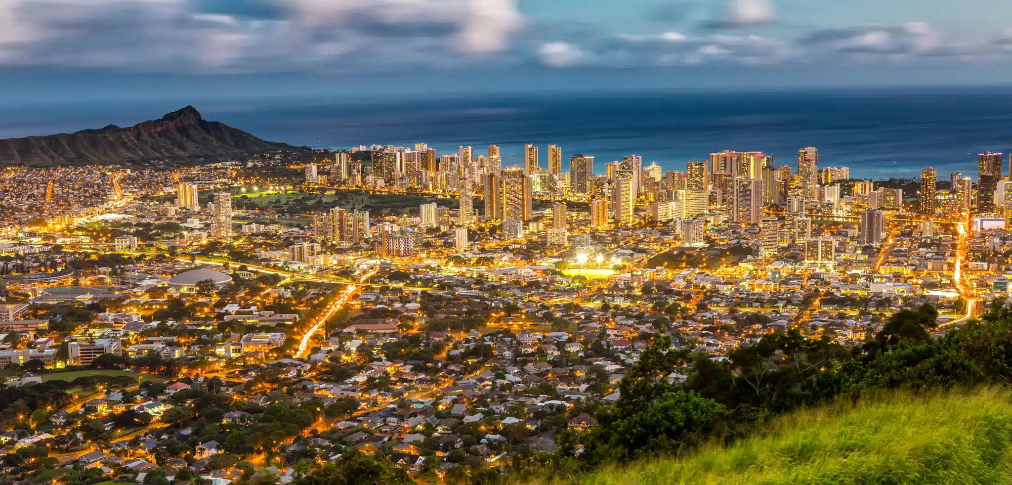 Fine Dining & Honolulu City Lights Tour is a Land Activity located in the city of Honolulu on Oahu, Hawaii