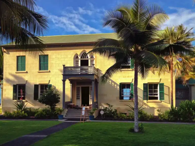 Hulihe'e Palace is a Heritage Site located in the city of Kailua-Kona on Big Island, Hawaii