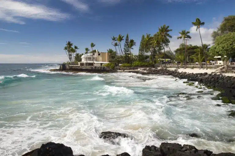 Magic Sands (La'aloa) is a Beach located in the city of Kailua-Kona on Big Island, Hawaii