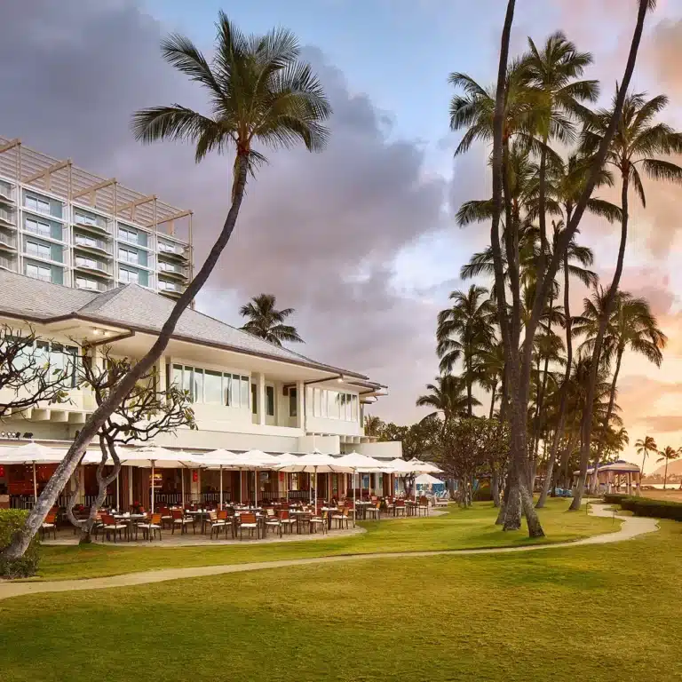 Plumeria Beach House is a Restaurant located in the city of Honolulu on Oahu, Hawaii