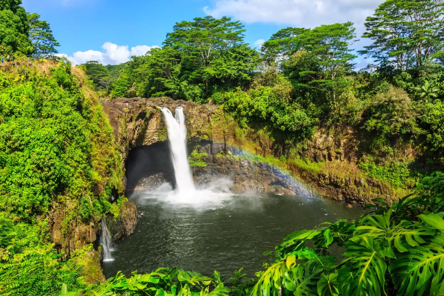 Rainbow Falls: Waterfall Attraction in the town of Hilo on Big Island