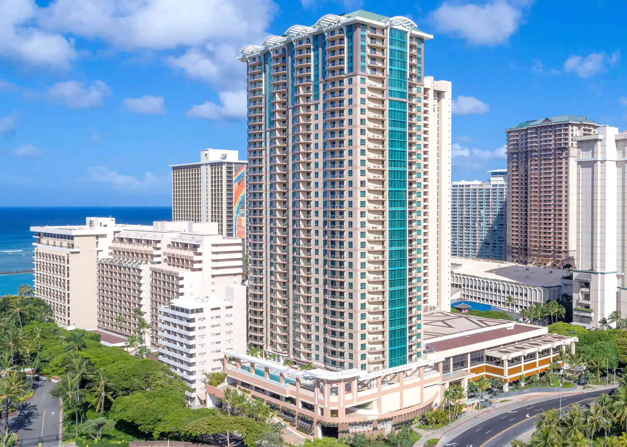 The Grand Islander By Hilton Grand Vacations is a Hotel located in the city of Honolulu on Oahu, Hawaii